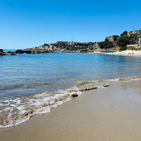 Casa Arvenig アパート